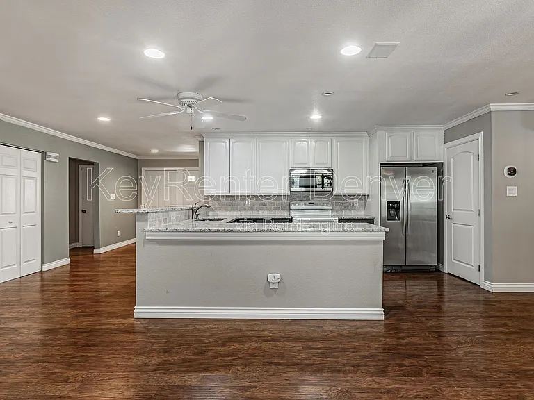 535 S Cody St — Photo 4