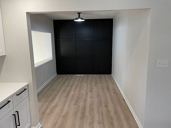 3rd image of 7221 Englewood Dr