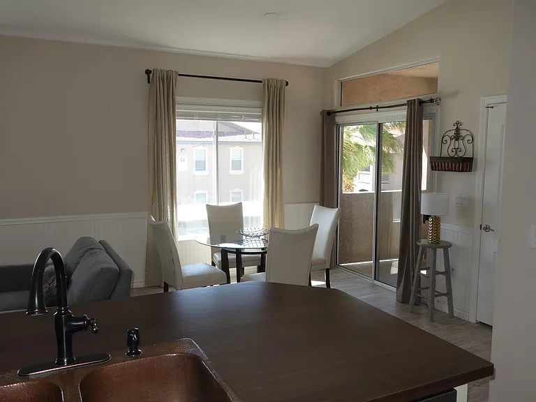 2305 W Horizon Ridge Pkwy #1323-1-1 — Photo 10