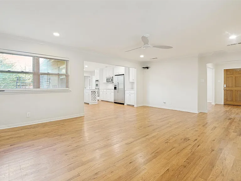 5820 Forest Ln — Photo 9