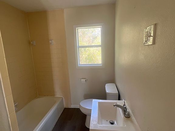 5th image of 1623 1/2 4th St