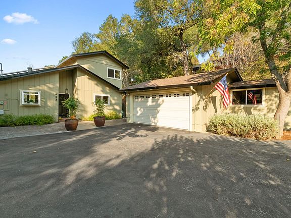 2nd image of 423 Sherman Dr