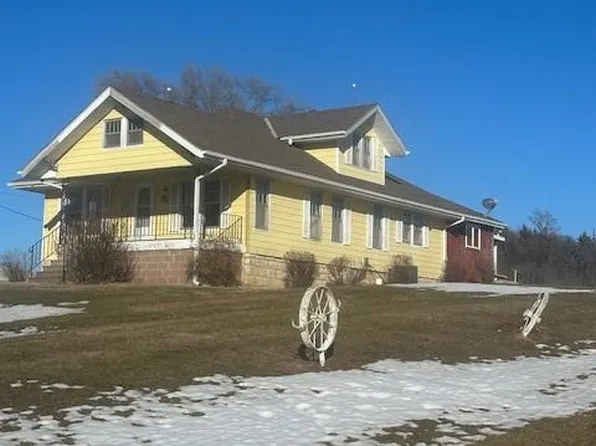 9857 State Route H, Savannah, MO 64485