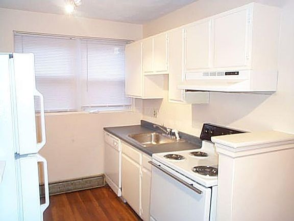 5th image of 402 Highland Ave APT 24