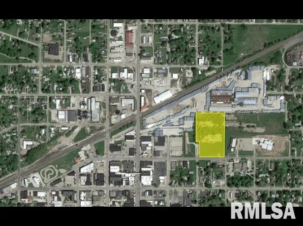 312 E 3rd St, Kewanee, IL 61443