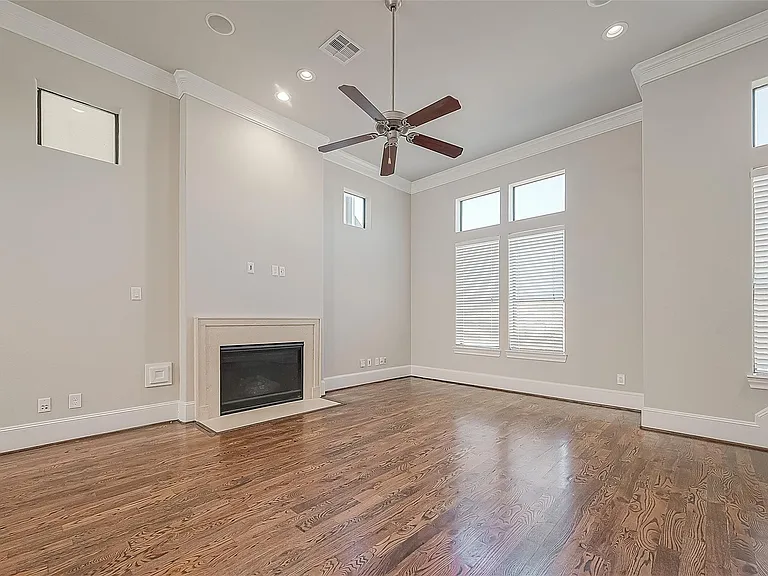 2634 Texas St — Photo 19