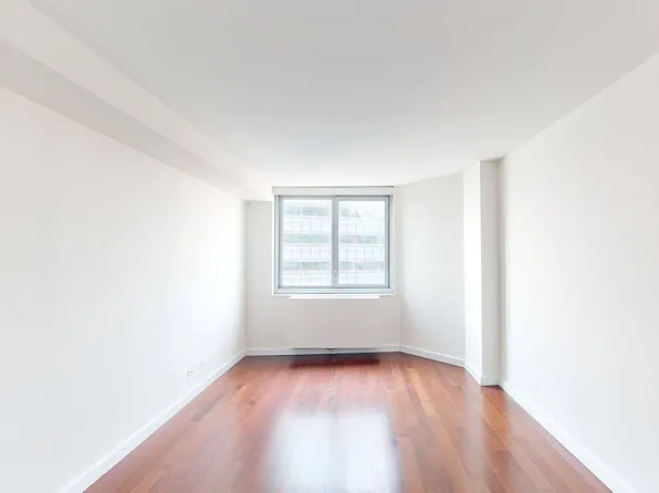 401 East 34th Street S27F image 2 of 9