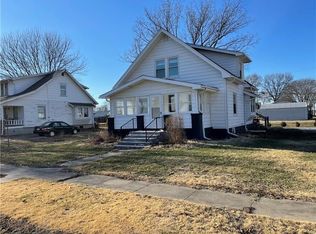 401 Parkway St, Hardin, MO 64035