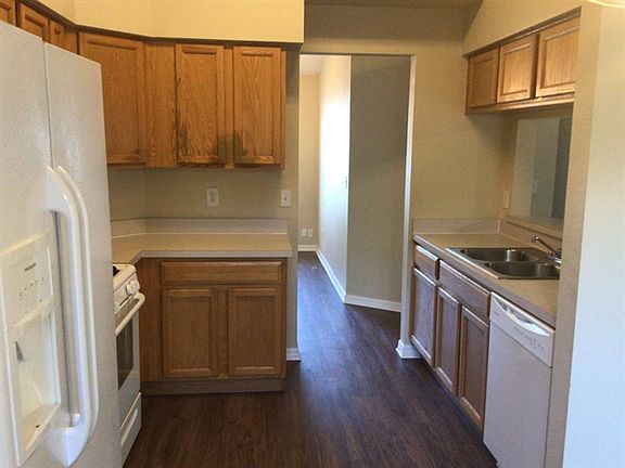 5th image of 11821 Foxglove Dr