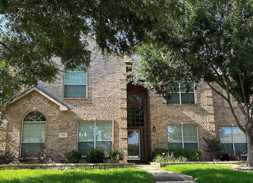 1st image of 221 Hartley Ln