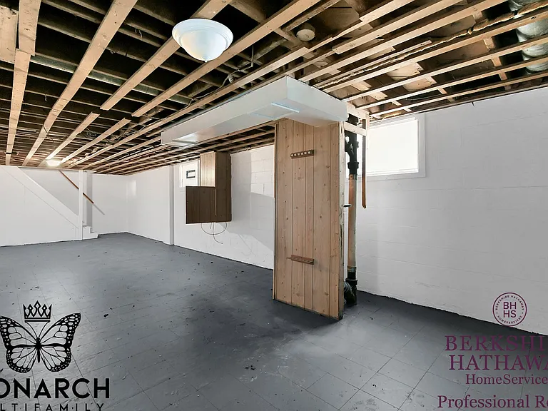 3159 Stephen Dr S — Photo 43