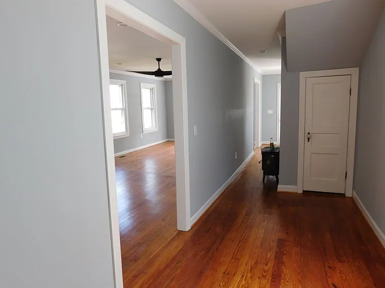 304 Avenue A — Photo 31