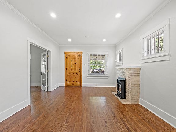 3rd image of 1066 S Josephine St