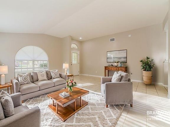 4th image of 1427 Lake Shore Ranch Dr