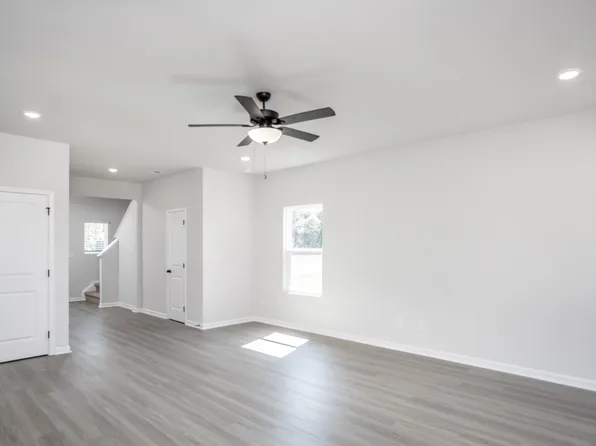 421 Chedworth Dr, Angier, NC 27501