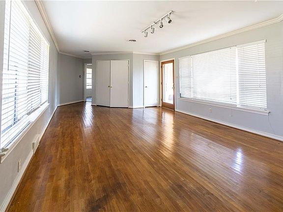 3rd image of 425 Grace Dr