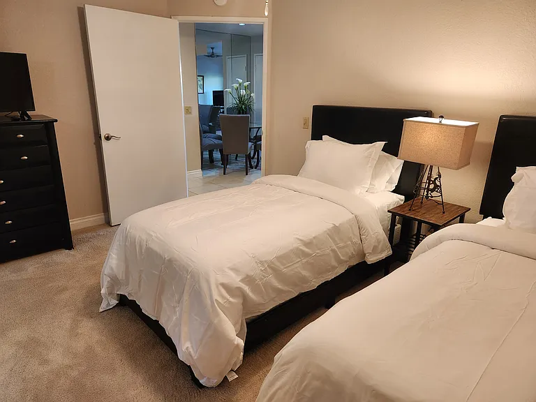 41786 W Woodhaven Dr — Photo 28