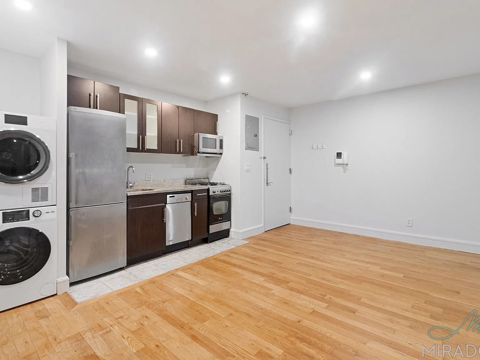 636 East 11th Street — Photo 3