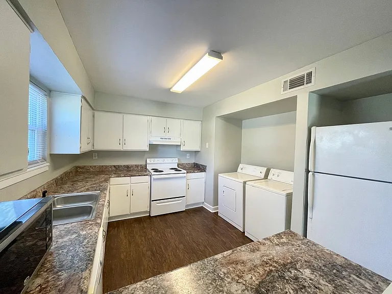 1100 Skyland Dr #J2 — Photo 7