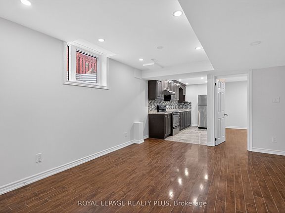 4th image of 19 Treadgold Rd #Basement