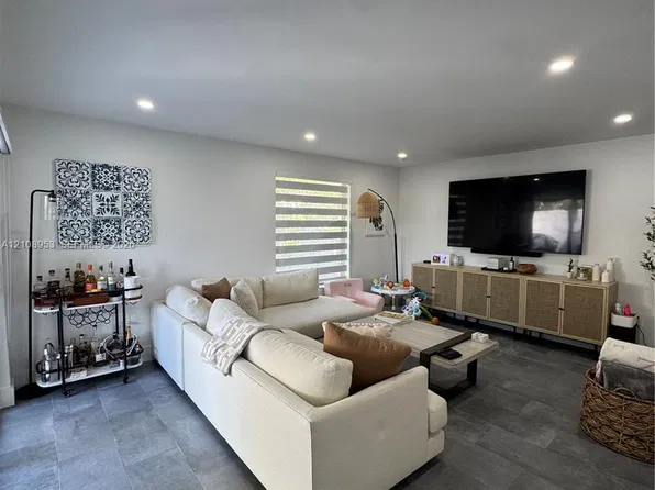 4700 SW 67th Ave APT P19, Miami, FL 33155