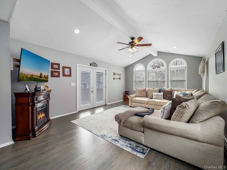 35 Hillside Avenue, Suffern, NY 10901 | MLS #975688 | Zillow