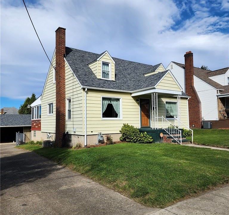 1st image of 916 Hazen St