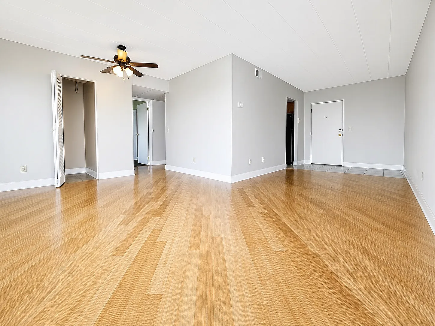 1088 Greentree Rd — Photo 3