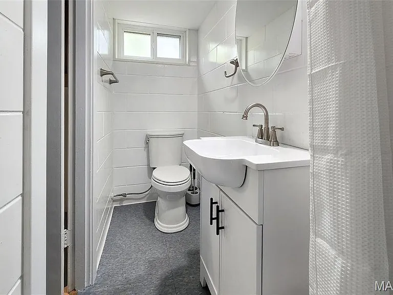 637 Karess Dr — Photo 15