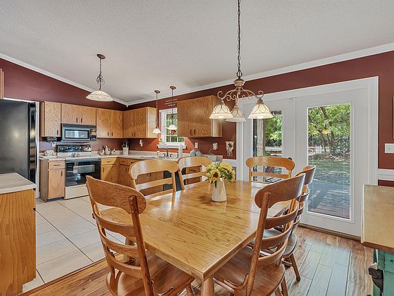 4th image of 5810 Laurelwood Dr