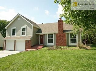 1002 Silver Lake Dr, Raymore, MO 64083