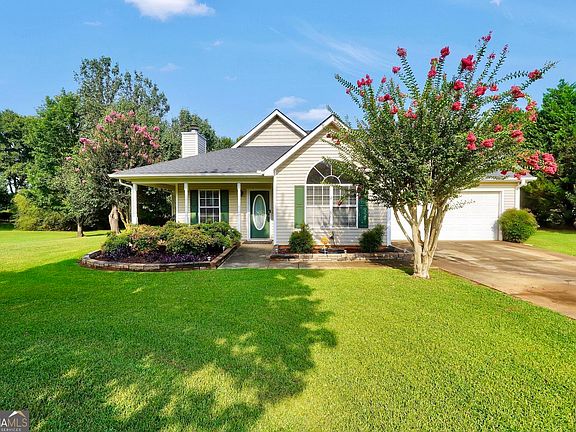 2nd image of 1130 Larkspur Dr