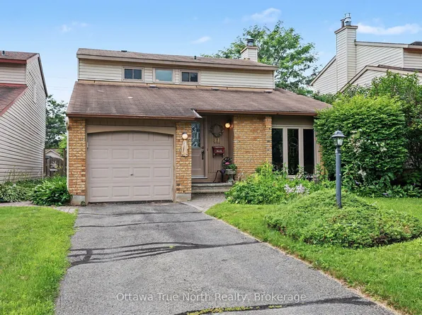 41 Aldgate Cres, Ottawa, ON K2J 2C8