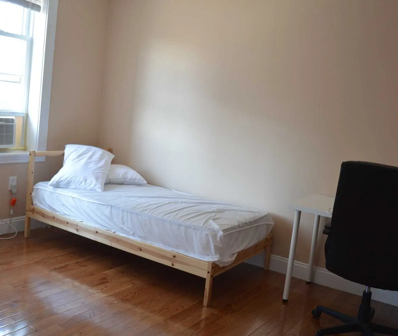 3 bed, $5,000 — Photo 1