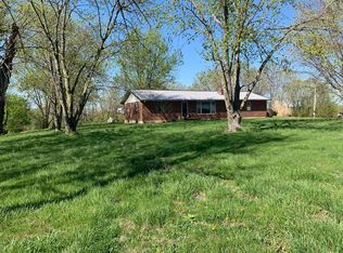 4461 Sawmill Rd, Pinckneyville, IL 62274