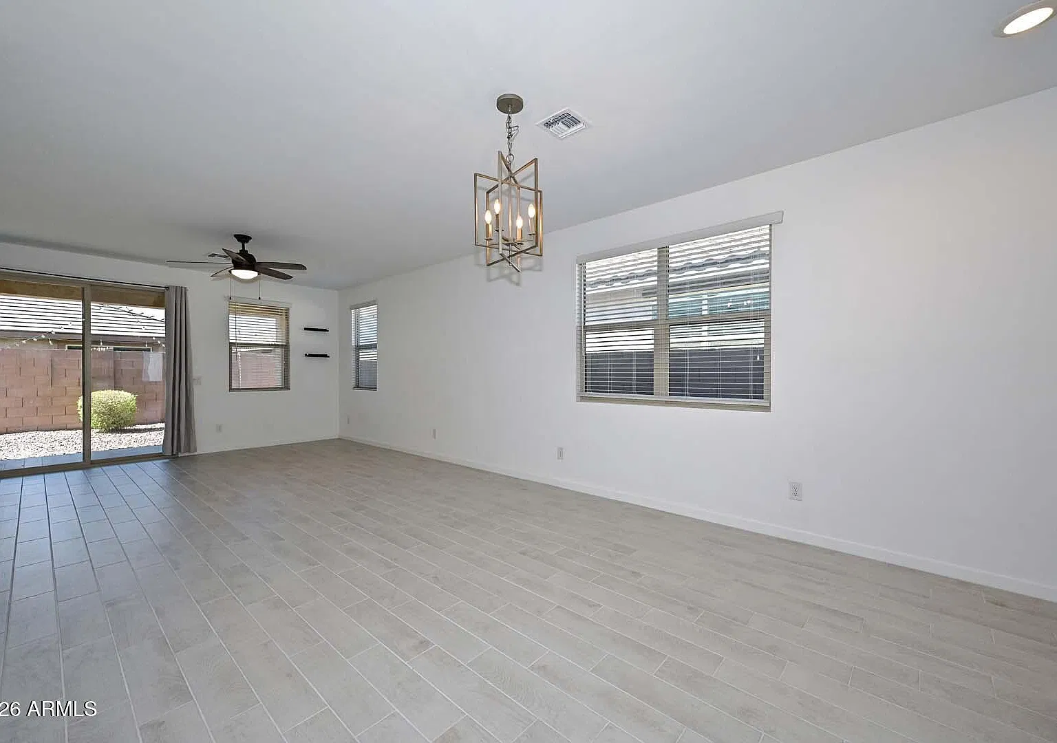 3 bed, 2.0 bath, 1465 sqft, $1,850 — Photo 2