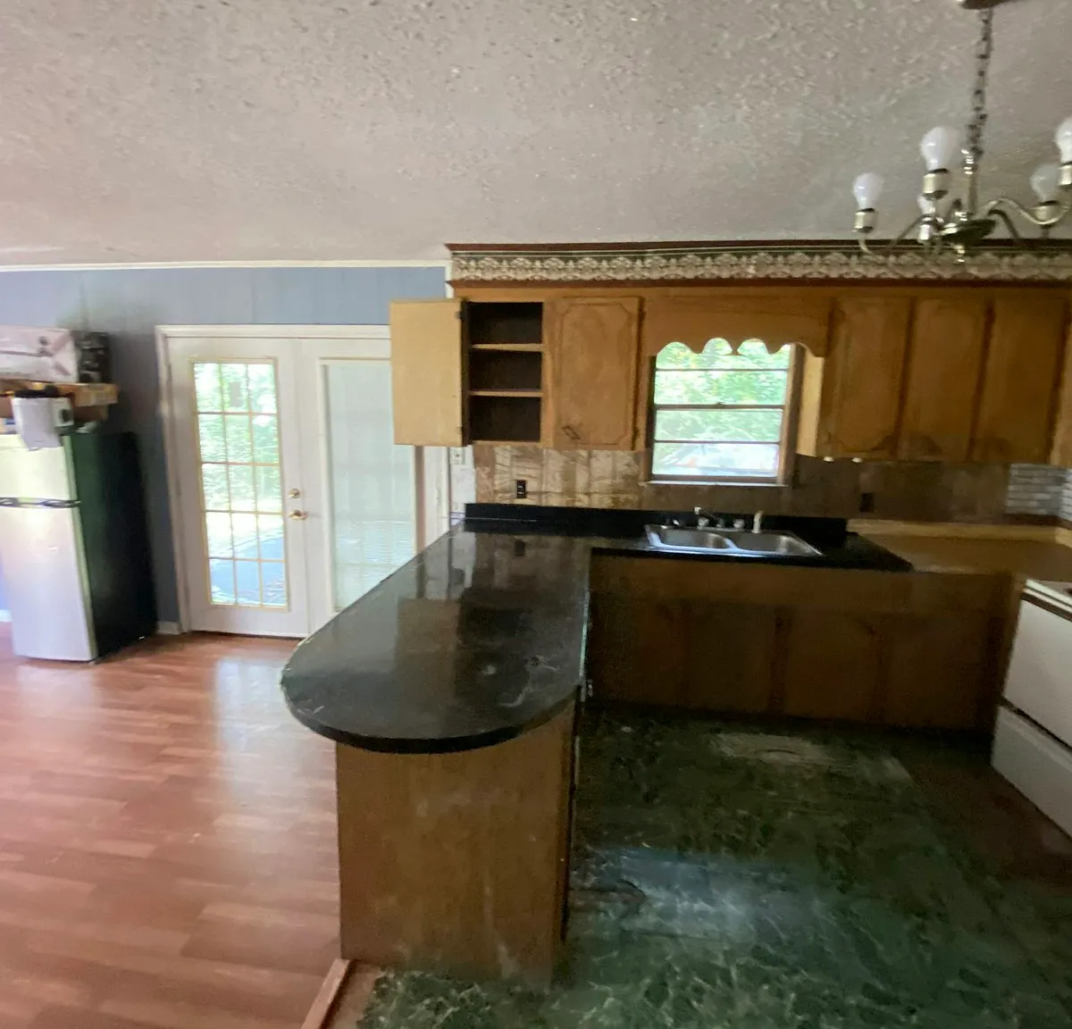 715 Sherman Avenue — Photo 4