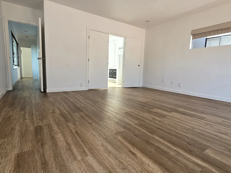 8418 Loyola Blvd — Photo 20