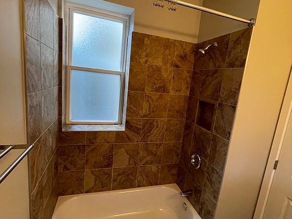 4th image of 122 S Central Ave #2
