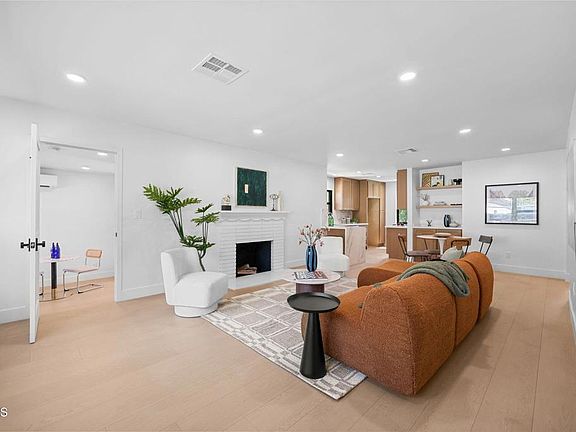 4th image of 402 Lotone St