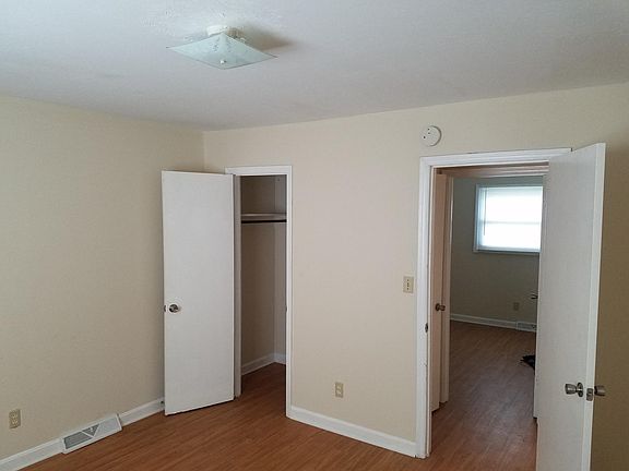 3rd image of 401 S Trenton St APT 1
