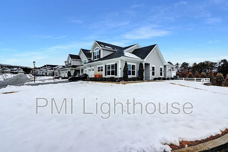 3 bed, 2.5 bath, 2000 sqft, $4,750 — Photo 3