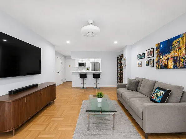 209 E 56th St APT 7G, New York, NY 10022