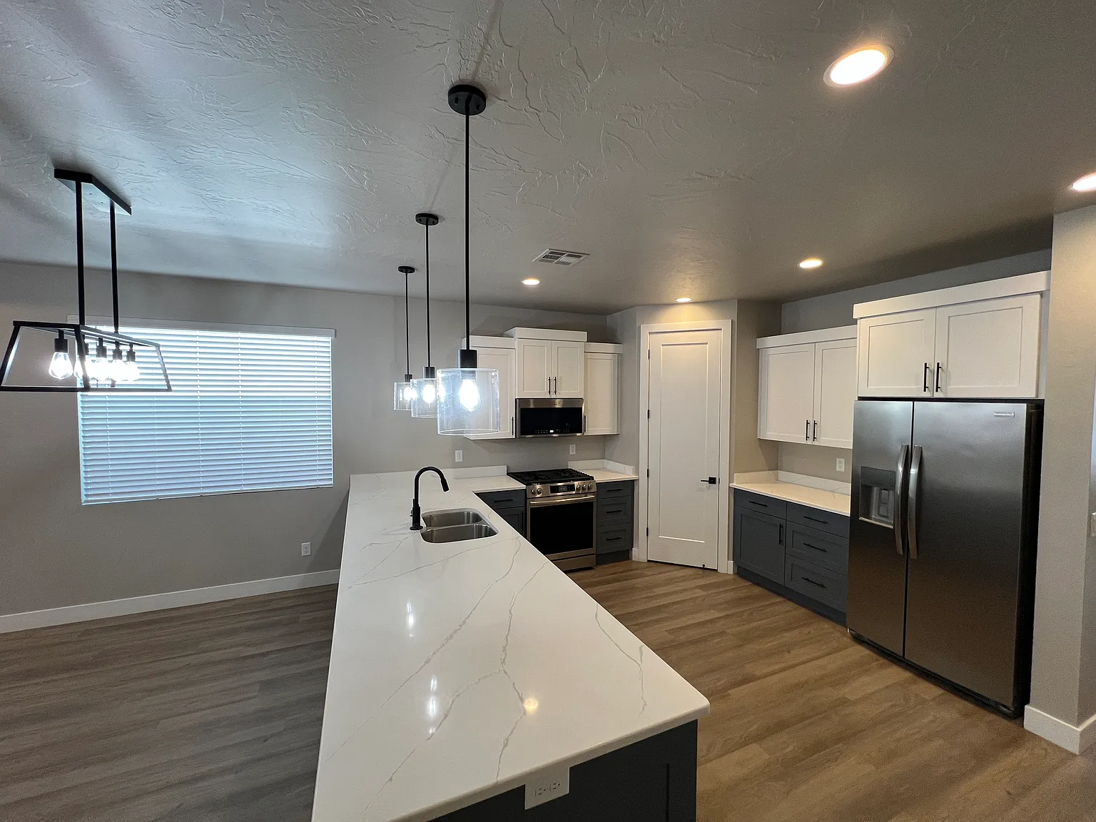 Move-In Ready 3 Bed Home with Modern Touches Throughout — Photo 3
