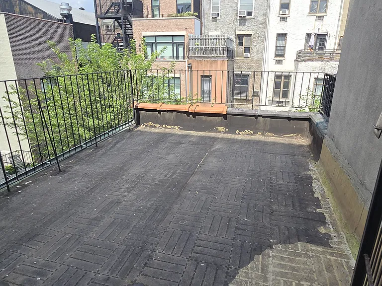 111 W 75th St #4R — Photo 4