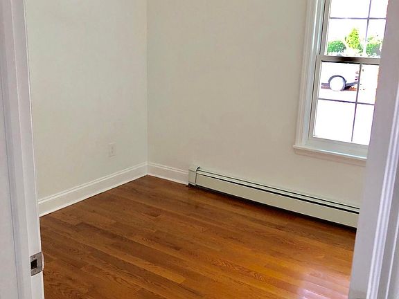 4th image of 24903 Elkmont Ave