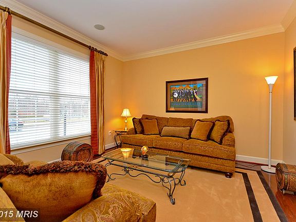 4th image of 10605 Moselle Ct