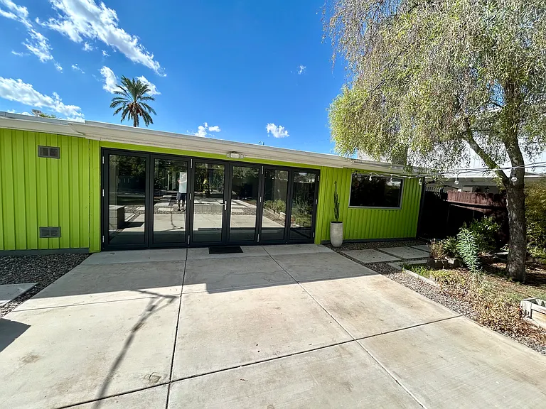 1420 E Rancho Dr — Photo 12