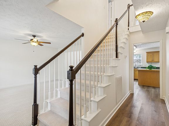 3rd image of 1948 Portway Rd