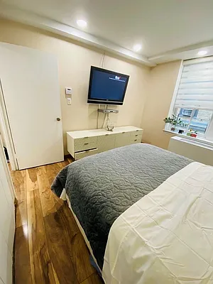 Rented by Manhattan Management Group | media 23